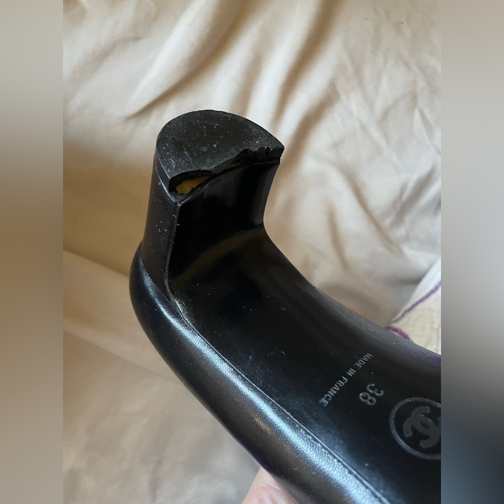 Vintage Chanel Heels - Picture 4 of 10